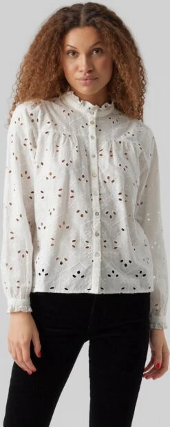 Vero Moda Blouse Vmpenri L/s Emb Shirt Wvn Btq 10284661 Snow White Dames Maat - S 10 Vero Moda Blouse Vmpenri L/s Emb Shirt Wvn Btq 10284661 Snow White Dames Maat - S -Vero Moda 477x1200
