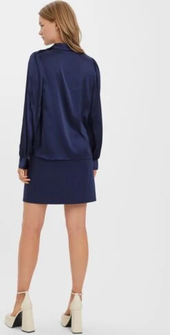 Vero Moda Blouse Vmlola Ls Button Top Wvn 10280672 Navy Blazer Dames Maat - L 8 Vero Moda Blouse Vmlola Ls Button Top Wvn 10280672 Navy Blazer Dames Maat - L -Vero Moda 607x1200 2