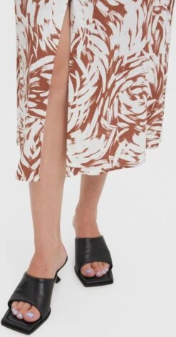 Vero Moda VMANI BEA SS CALF DRESS WVN GA 10 Vero Moda VMANI BEA SS CALF DRESS WVN GA -Vero Moda 627x1200 3