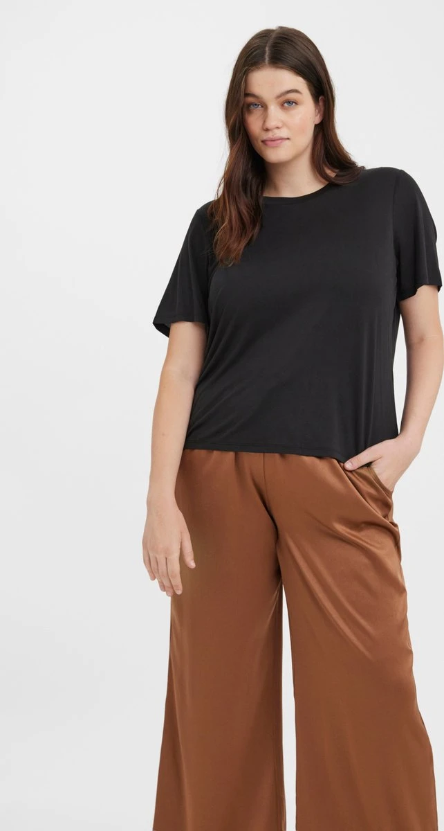 VERO MODA CURVE VMEVABIA SS TOP JRS CURVE Dames T-shirts - Maat L/50 1 VERO MODA CURVE VMEVABIA SS TOP JRS CURVE Dames T-shirts - Maat L/50