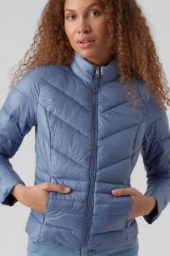 Vero Moda Jas Vmsorayasiv Ss23 Short Jacket Boos 10277748 China Blue Dames Maat - L 9 Vero Moda Jas Vmsorayasiv Ss23 Short Jacket Boos 10277748 China Blue Dames Maat - L -Vero Moda 800x1200 212