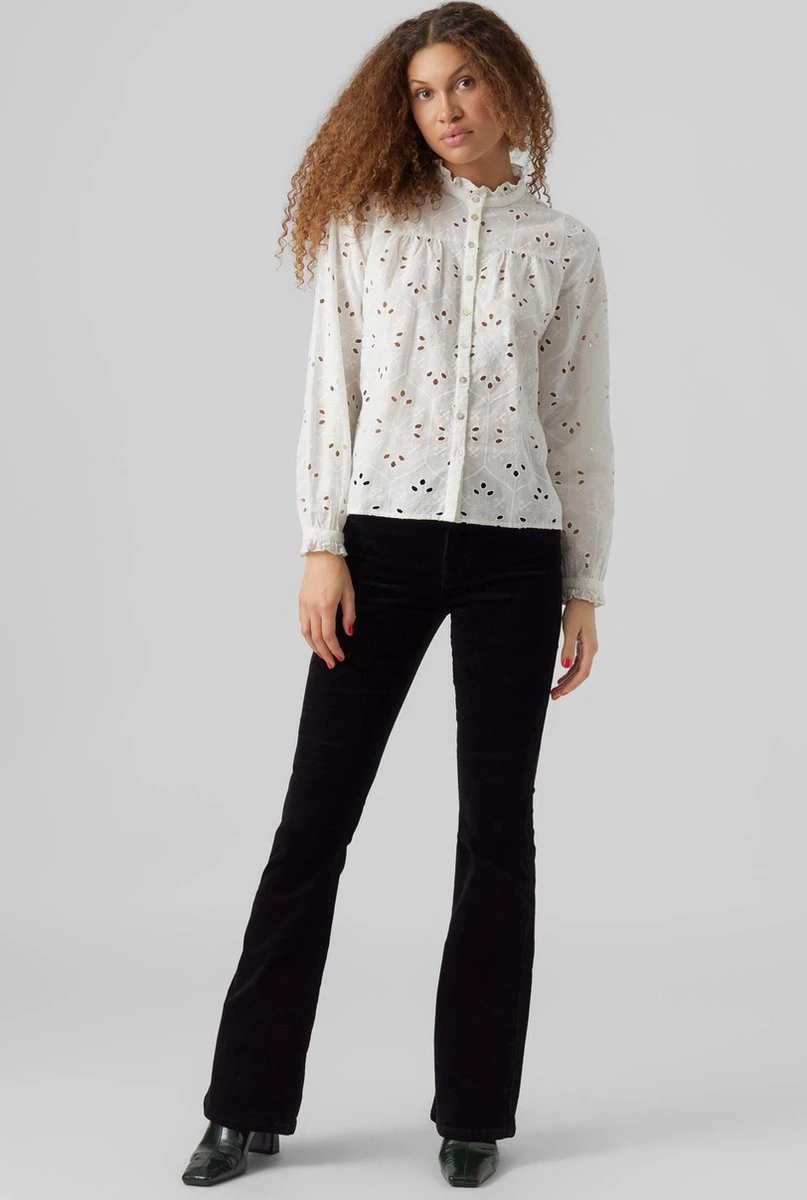 Vero Moda Blouse Vmpenri L/s Emb Shirt Wvn Btq 10284661 Snow White Dames Maat - S 3 Vero Moda Blouse Vmpenri L/s Emb Shirt Wvn Btq 10284661 Snow White Dames Maat - S - Afbeelding 3