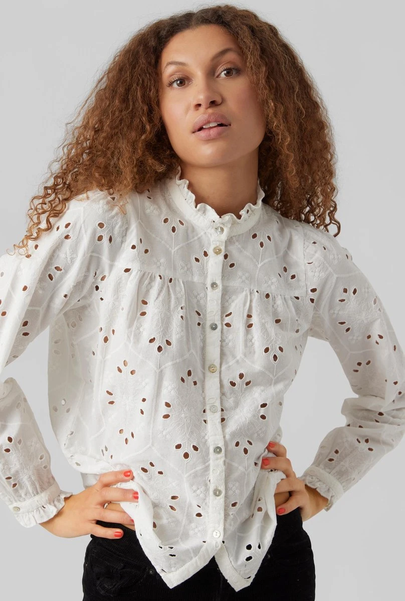 Vero Moda Blouse Vmpenri L/s Emb Shirt Wvn Btq 10284661 Snow White Dames Maat - S 2 Vero Moda Blouse Vmpenri L/s Emb Shirt Wvn Btq 10284661 Snow White Dames Maat - S - Afbeelding 2
