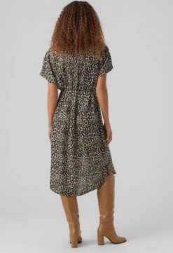 VERO MODA VMBUMPY SS CALF SHIRT DRESS NOOS Dames Jurk - Maat L 7 VERO MODA VMBUMPY SS CALF SHIRT DRESS NOOS Dames Jurk - Maat L -Vero Moda 822x1200 4