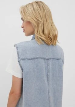 Vero Moda VMPHILINA OVERSIZE DENIM VEST Dames Gilet Light Blue Denim - Maat S -Vero Moda 834x1200 3