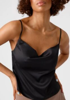 Vero Moda VMVICTORIA SL SHORT TOP D1 Dames Top Black - Maat S 9 Vero Moda VMVICTORIA SL SHORT TOP D1 Dames Top Black - Maat S -Vero Moda 846x1200 2