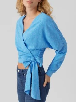 Vero Moda VMDAGMAR OSLO LS WRAP TOP VMA Dames Top Azure Blue - Maat L 8 Vero Moda VMDAGMAR OSLO LS WRAP TOP VMA Dames Top Azure Blue - Maat L -Vero Moda 900x1200 216